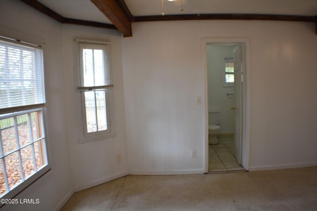 2 Wallace Road, Beaufort, SC 29907