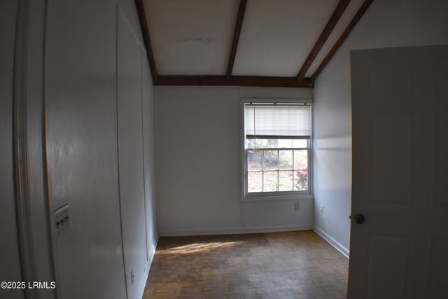 2 Wallace Road, Beaufort, SC 29907