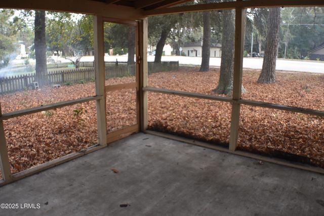 2 Wallace Road, Beaufort, SC 29907