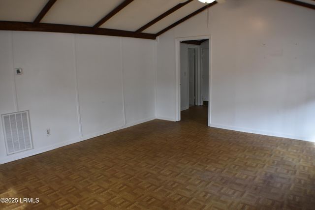 2 Wallace Road, Beaufort, SC 29907