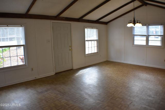 2 Wallace Road, Beaufort, SC 29907