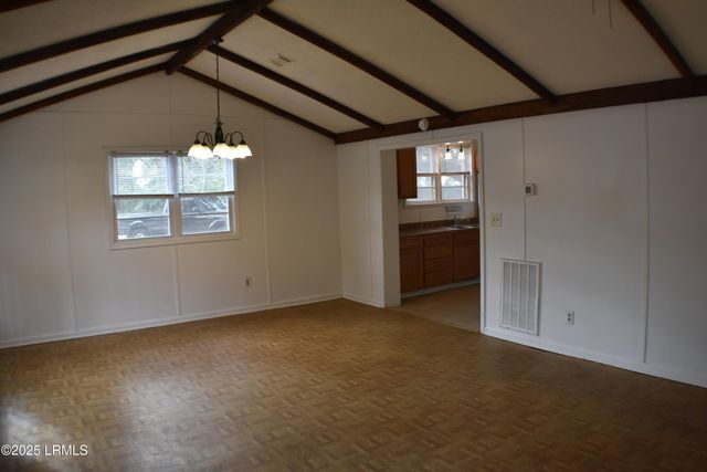 2 Wallace Road, Beaufort, SC 29907