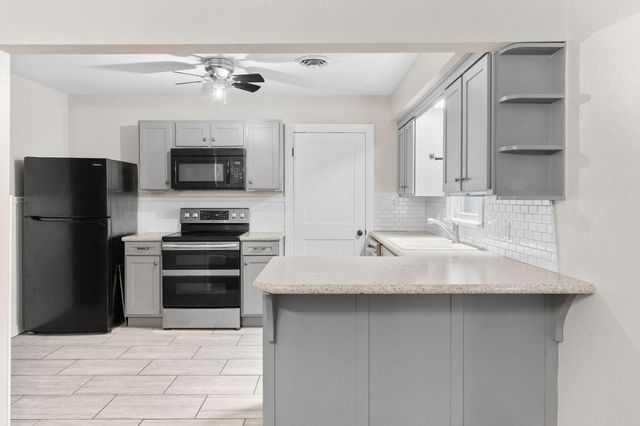 1328 E University Street, Springfield, MO 65804