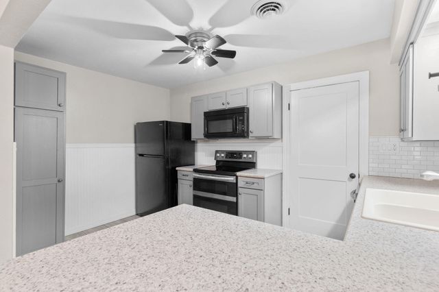 1328 E University Street, Springfield, MO 65804