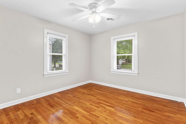 1328 E University Street, Springfield, MO 65804