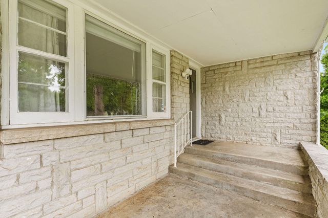 1328 E University Street, Springfield, MO 65804