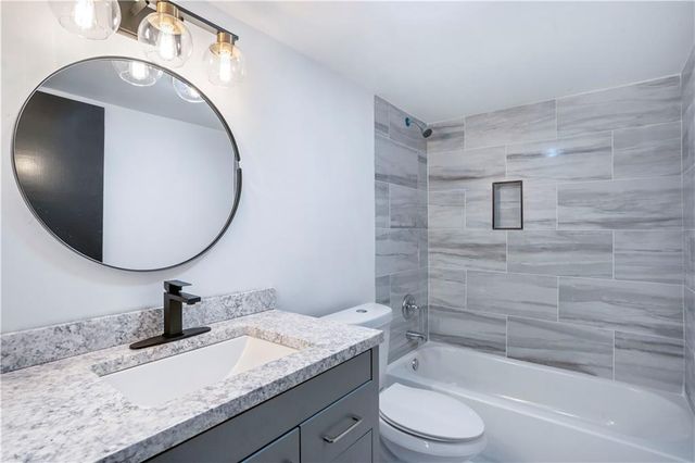 8 Cantey Place NW, Atlanta, GA 30327