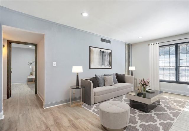 8 Cantey Place NW, Atlanta, GA 30327