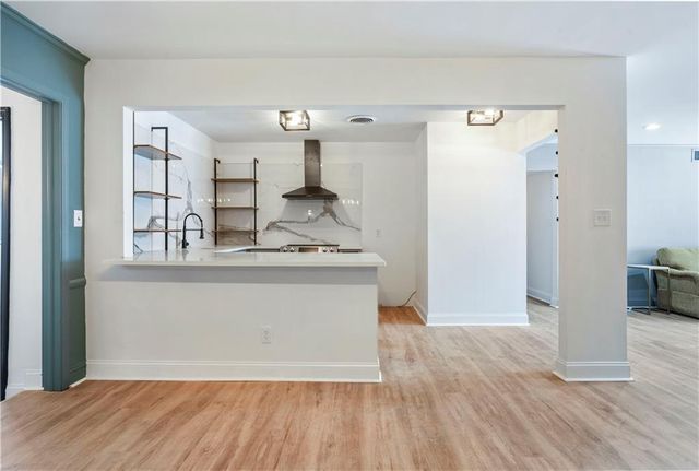 8 Cantey Place NW, Atlanta, GA 30327