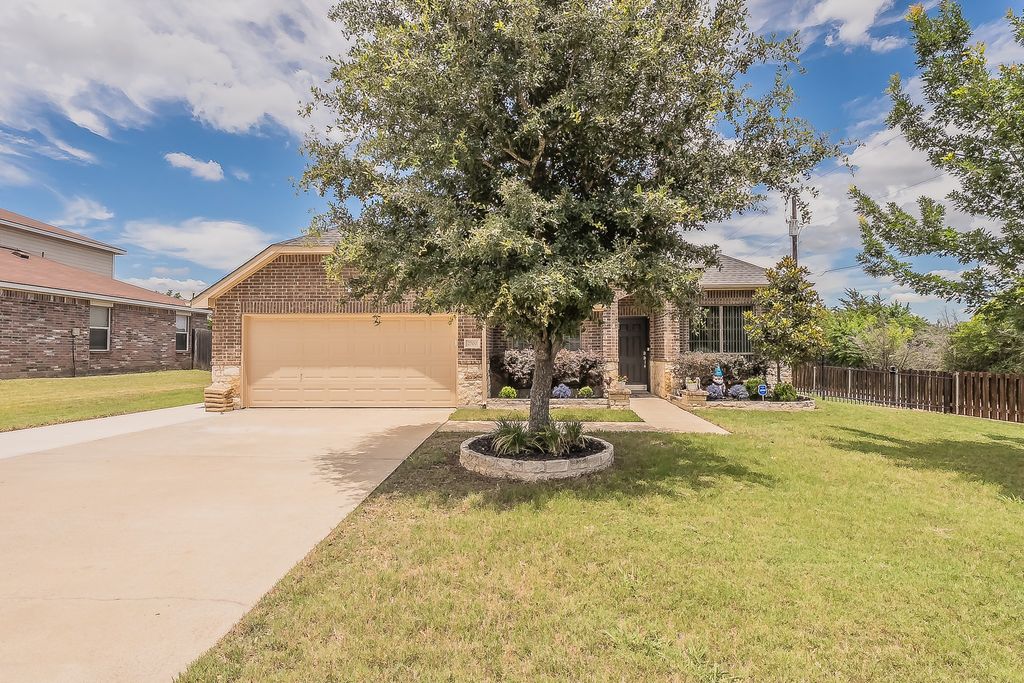 2700 Maci Court, Seagoville, TX 75159