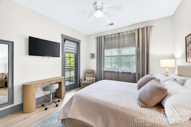 42 Schenck Parkway 106, Asheville, NC 28803