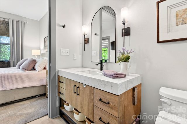 42 Schenck Parkway 106, Asheville, NC 28803
