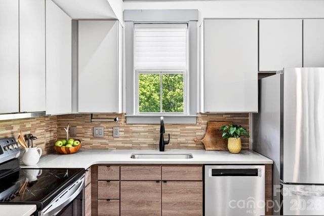 42 Schenck Parkway 106, Asheville, NC 28803
