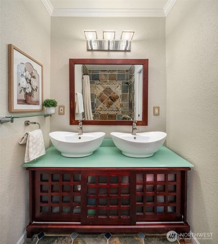 7211 Clover Blossom Lane NE, Bremerton, WA 98312