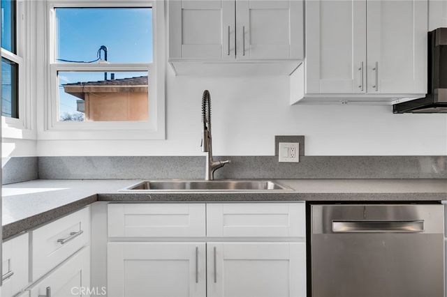 6630 Mclennan, Lake Balboa, CA 91406