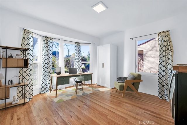 6630 Mclennan, Lake Balboa, CA 91406