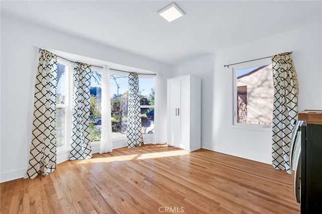 6630 Mclennan, Lake Balboa, CA 91406