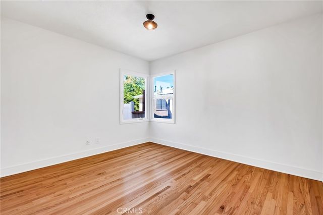 6630 Mclennan, Lake Balboa, CA 91406