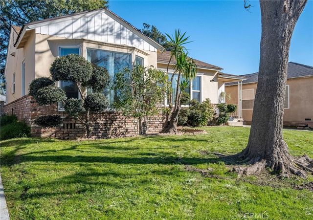6630 Mclennan, Lake Balboa, CA 91406