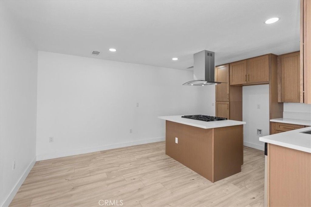 Image 15 of property listing at 9812 Redwood, Hesperia, CA 92345