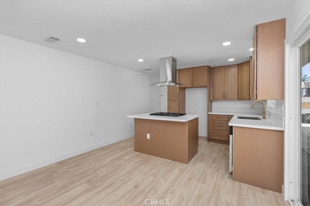 Image 22 of property listing at 9812 Redwood, Hesperia, CA 92345