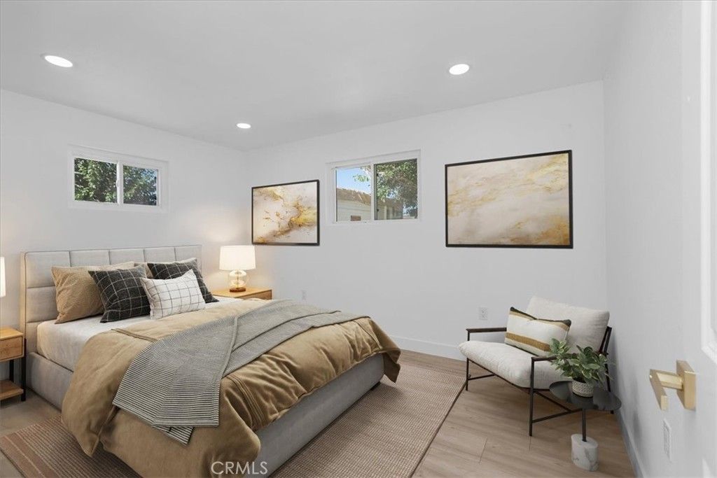 Image 23 of property listing at 9812 Redwood, Hesperia, CA 92345