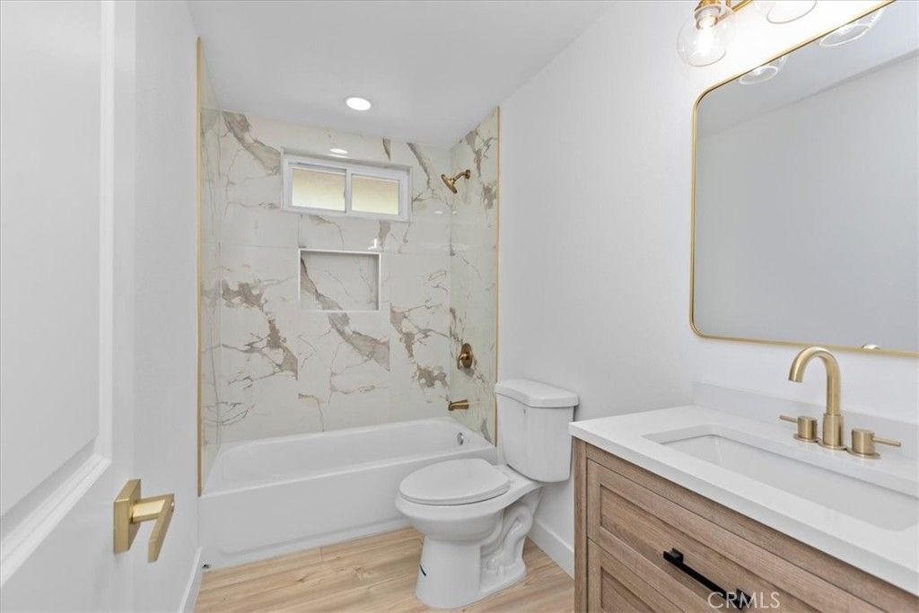 Image 28 of property listing at 9812 Redwood, Hesperia, CA 92345