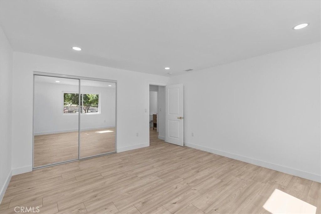 Image 30 of property listing at 9812 Redwood, Hesperia, CA 92345