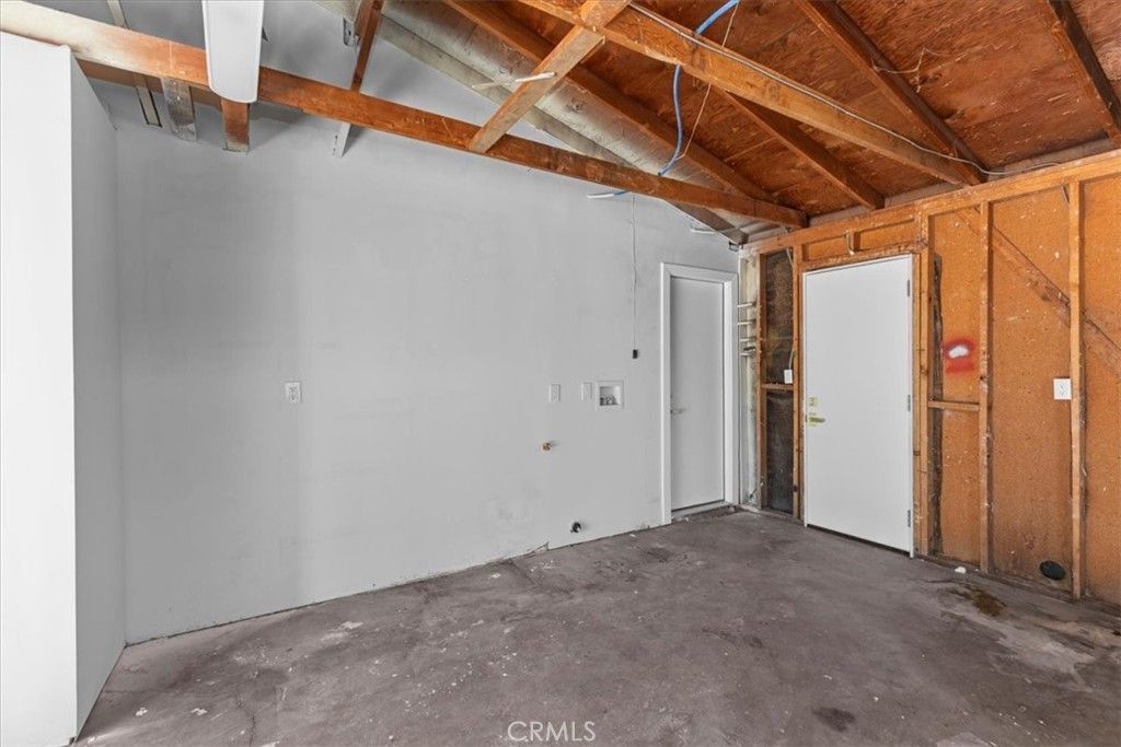Image 36 of property listing at 9812 Redwood, Hesperia, CA 92345