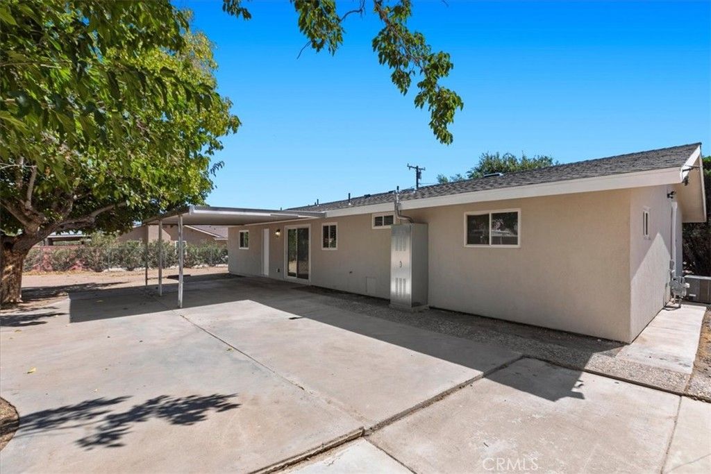 Image 41 of property listing at 9812 Redwood, Hesperia, CA 92345