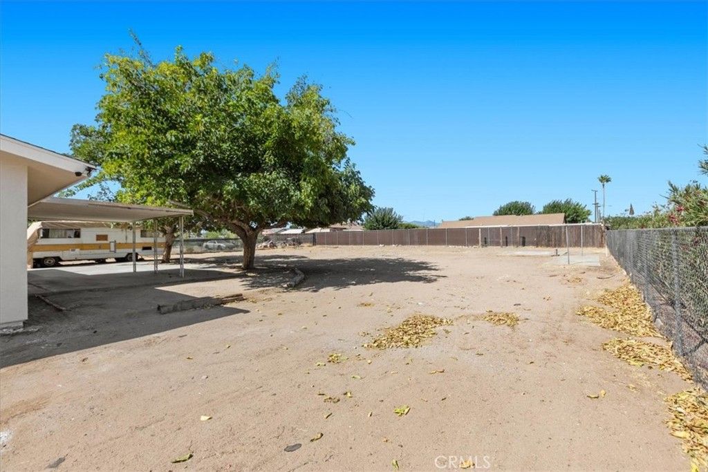 Image 42 of property listing at 9812 Redwood, Hesperia, CA 92345