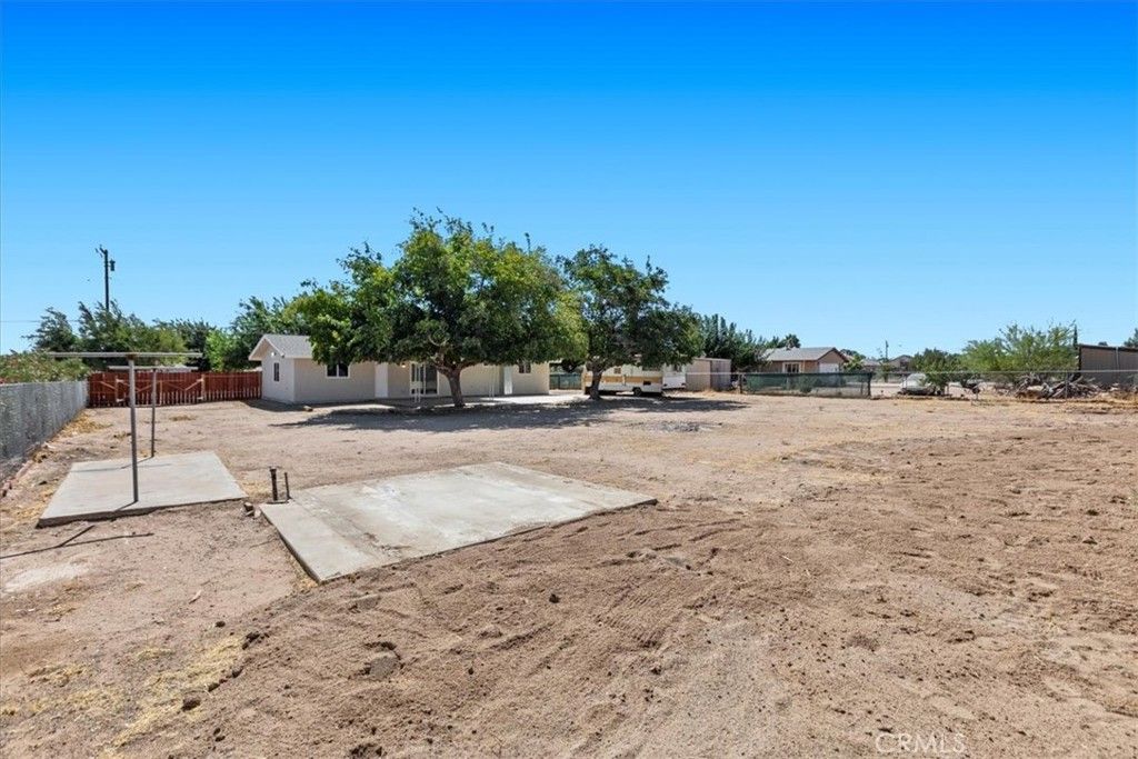 Image 43 of property listing at 9812 Redwood, Hesperia, CA 92345