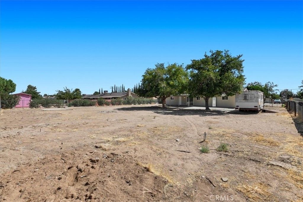 Image 45 of property listing at 9812 Redwood, Hesperia, CA 92345