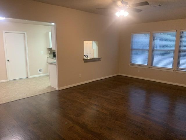 10855 Royal Pines, Conroe, TX 77303