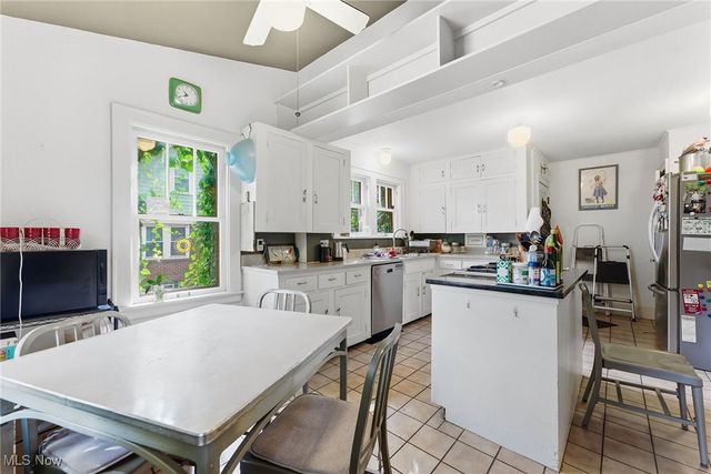 557 Letchworth Drive, Akron, OH 44303