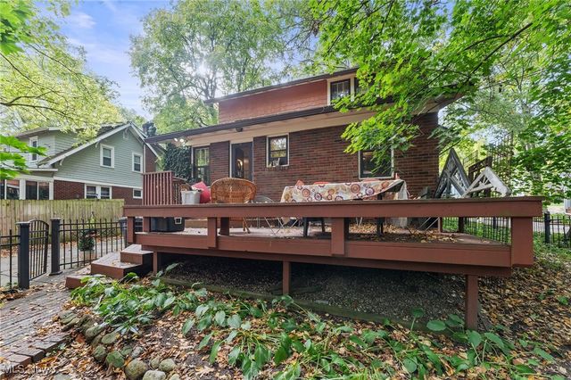 557 Letchworth Drive, Akron, OH 44303