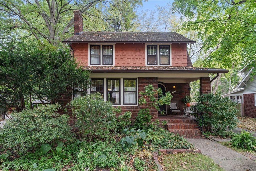 557 Letchworth Drive, Akron, OH 44303