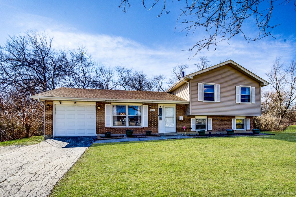 1052 Blackhawk Drive, University Park, IL 60484