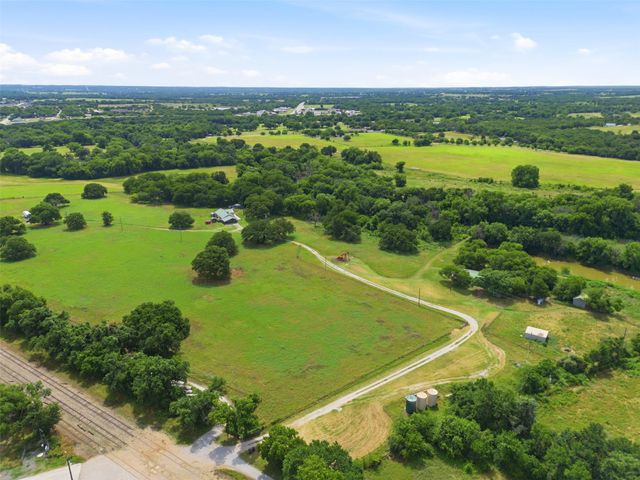 1001 El Rancho Rio, Bridgeport, TX 76426