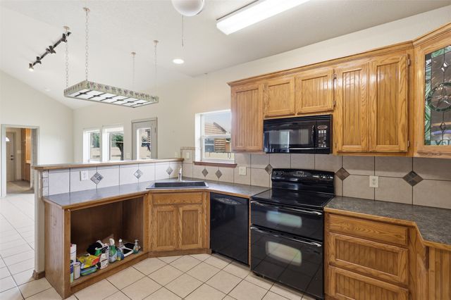 1001 El Rancho Rio, Bridgeport, TX 76426