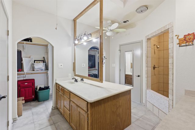 1001 El Rancho Rio, Bridgeport, TX 76426