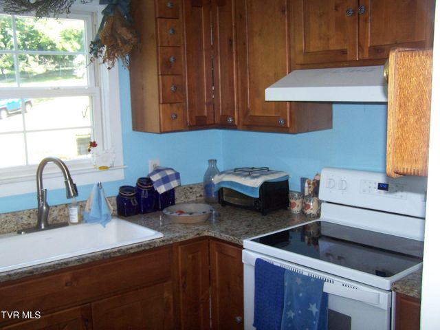301 South Cherokee Street, Jonesborough, TN 37659