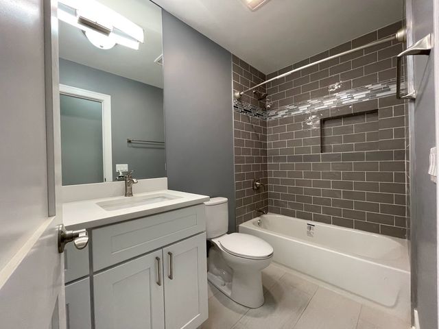 1841 W 21st Street 3W, Chicago, IL 60608
