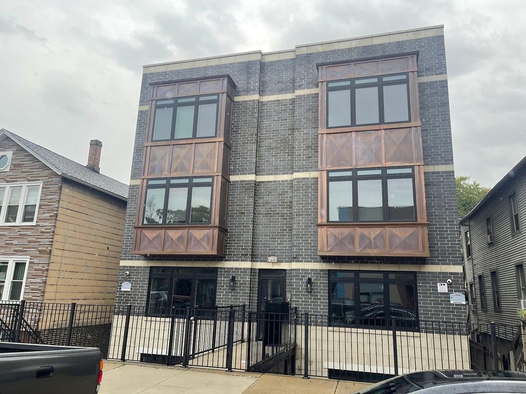 1841 W 21st Street 3W, Chicago, IL 60608