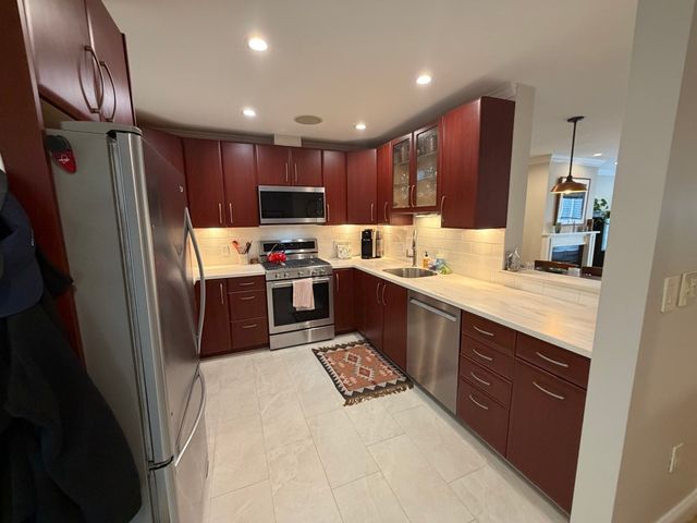 99 Anderer Lane 3, Boston, MA 02132
