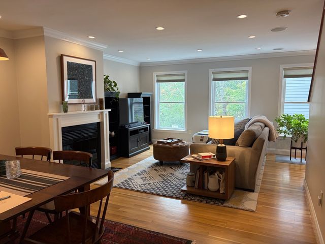99 Anderer Lane 3, Boston, MA 02132