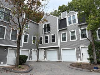 99 Anderer Lane 3, Boston, MA 02132