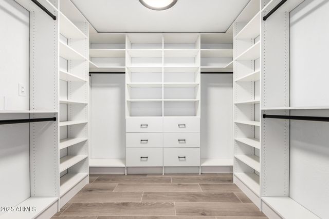 5040 E COLUMBINE Drive, Scottsdale, AZ 85254