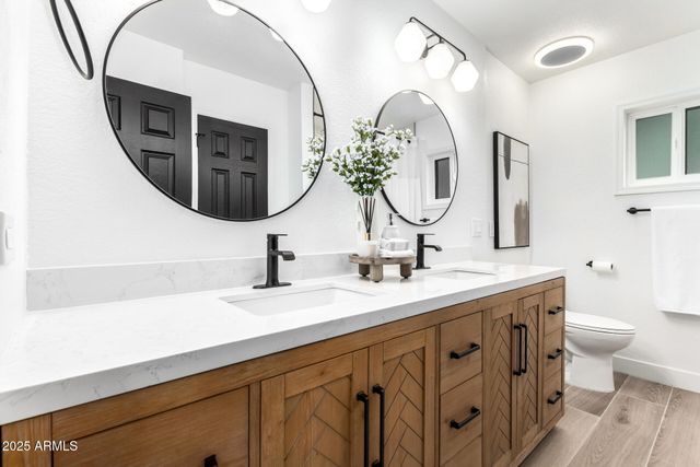 5040 E COLUMBINE Drive, Scottsdale, AZ 85254