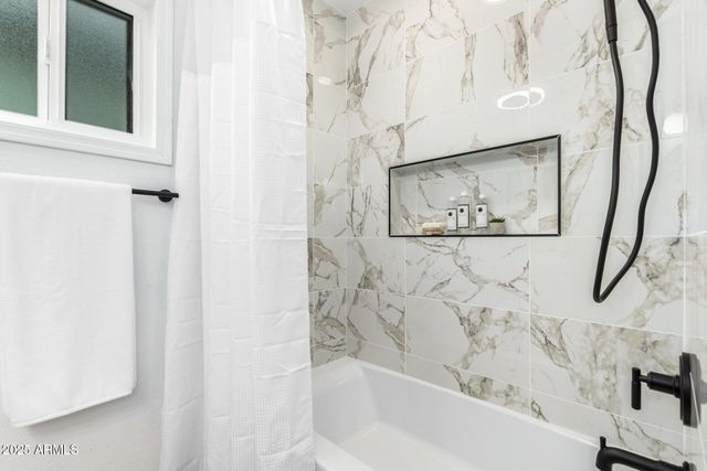 5040 E COLUMBINE Drive, Scottsdale, AZ 85254